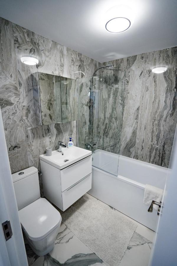 Gabi Apartament Suceava Exterior foto